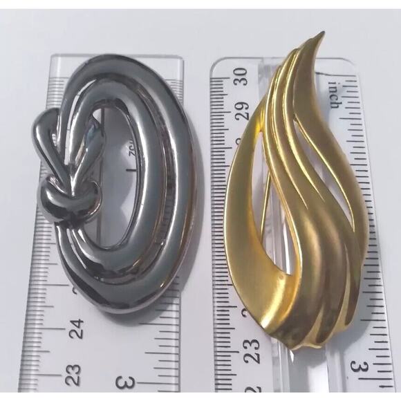 Vintage Two M Jent Brooches Large Silvertone Bow Like Goldtone Leaf Like Designs - Picture 7 of 8